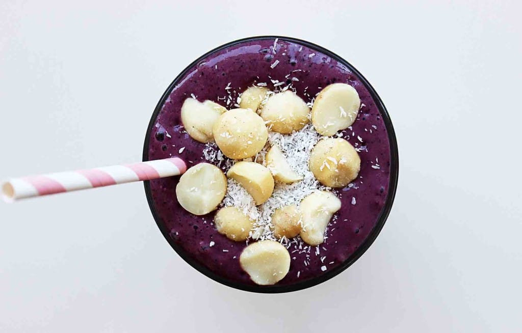 Macadamia Smoothie by @thehealthyingredient