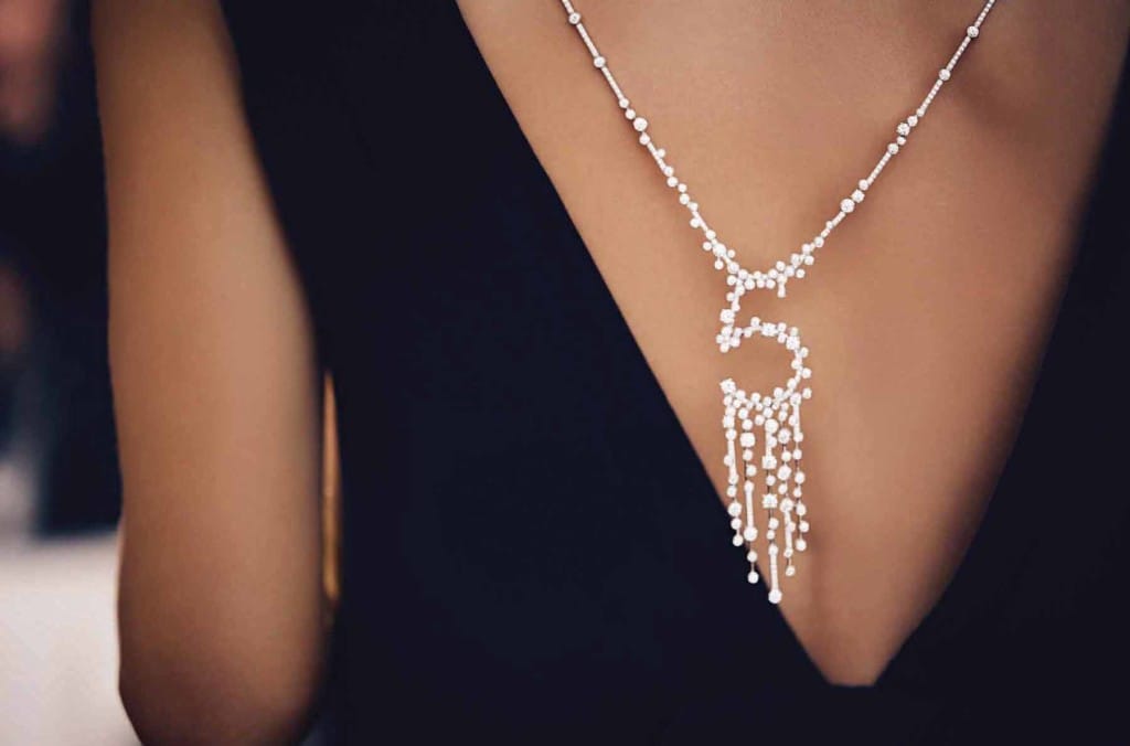 The number 5 in diamante graces the skin like the iconic fragrance