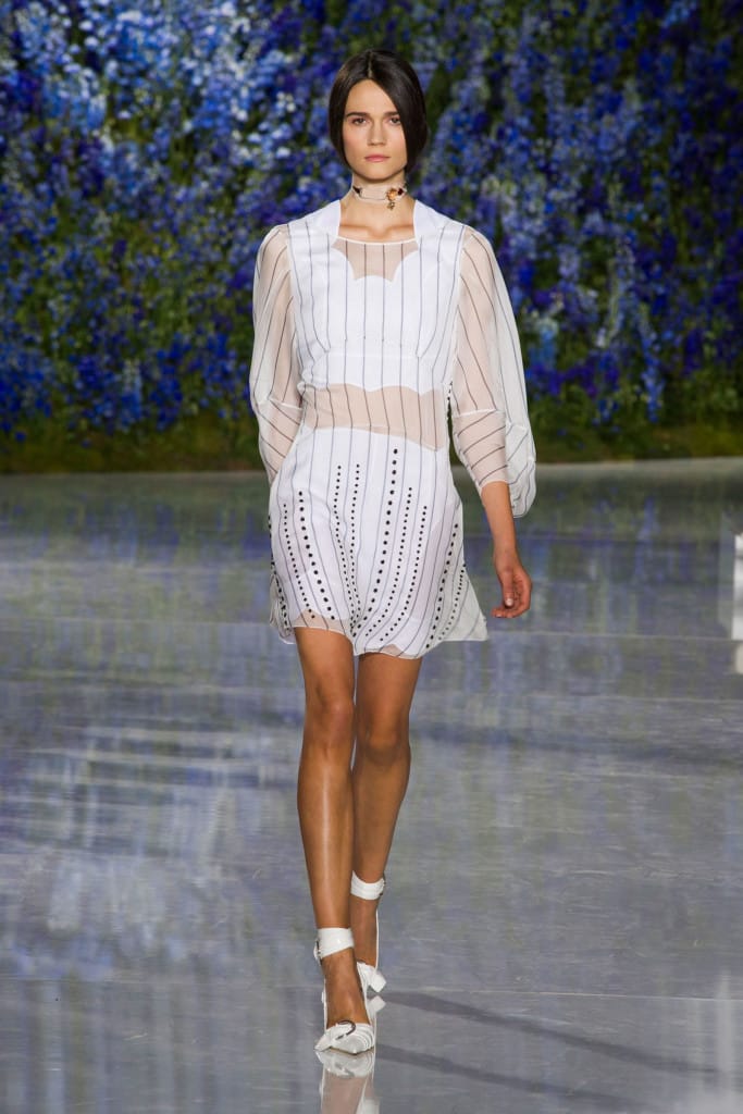 gallery-1443801509-hbz-ss2016-dior-22