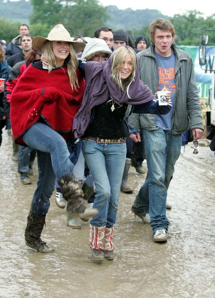 Sienna-Miller-at-Glastonbury-2004