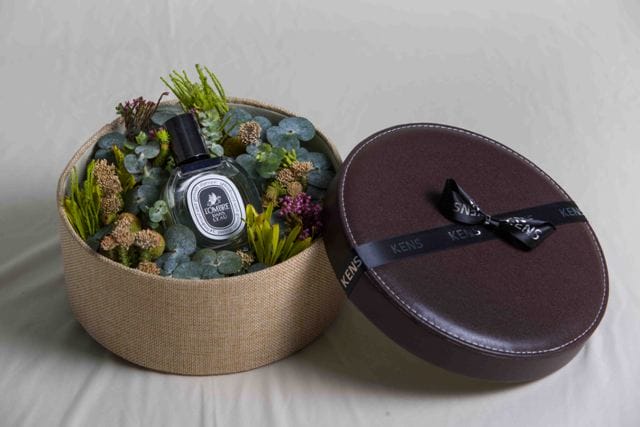 Flowers and fragrance are a perfect combination, especially in a personalised gift box 