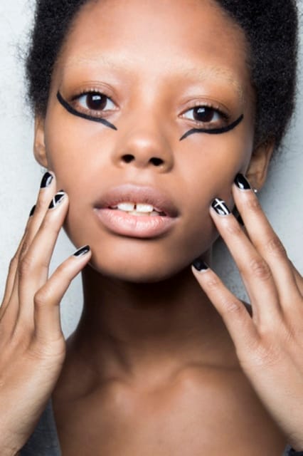 Nails at Giamba Autumn/Winter’16 also matched striking graphic liner 
