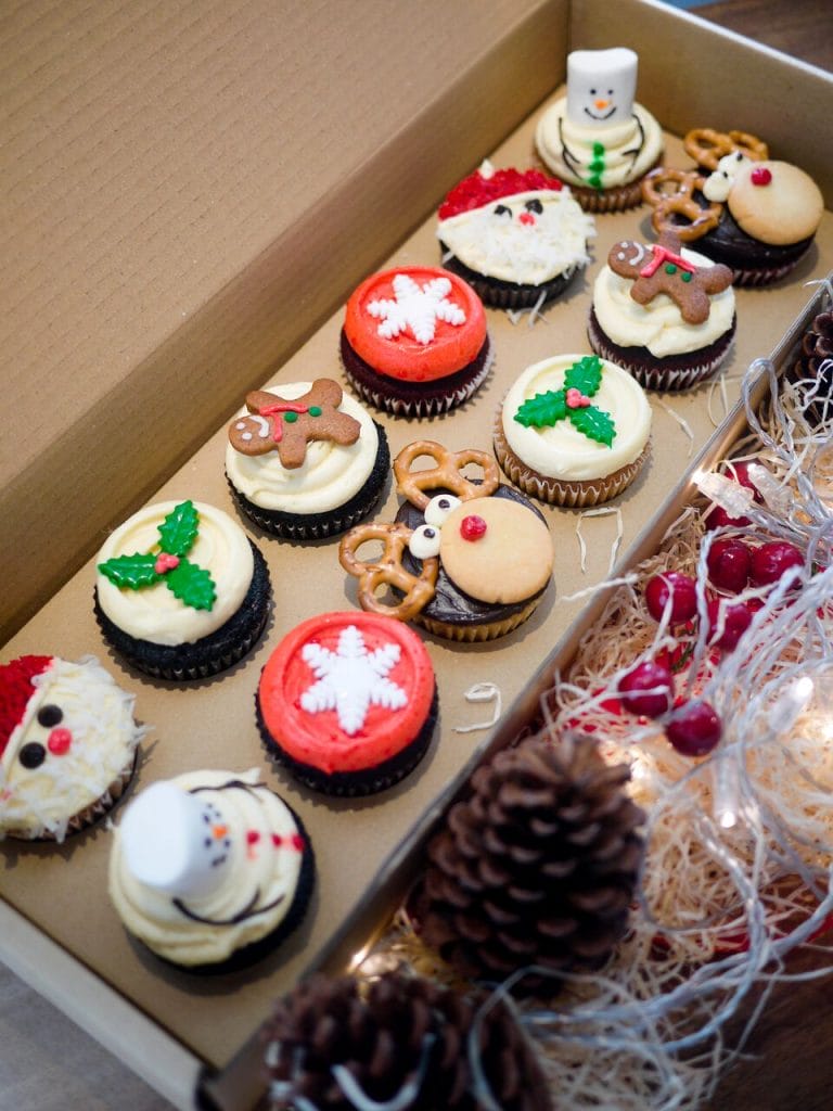 huckleberry-christmas-cupcakes
