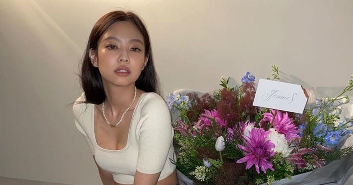 chanel pearl necklace jennie