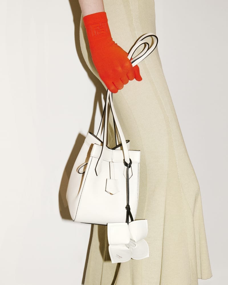 【FENDI】ORIGAMI スモールバッグ フェンディが新作バッグ「FENDI Origami」を発売 | marie claire