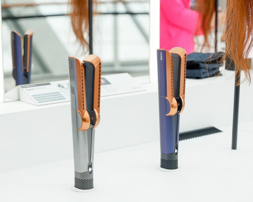 Dyson Airstrait™ straightener