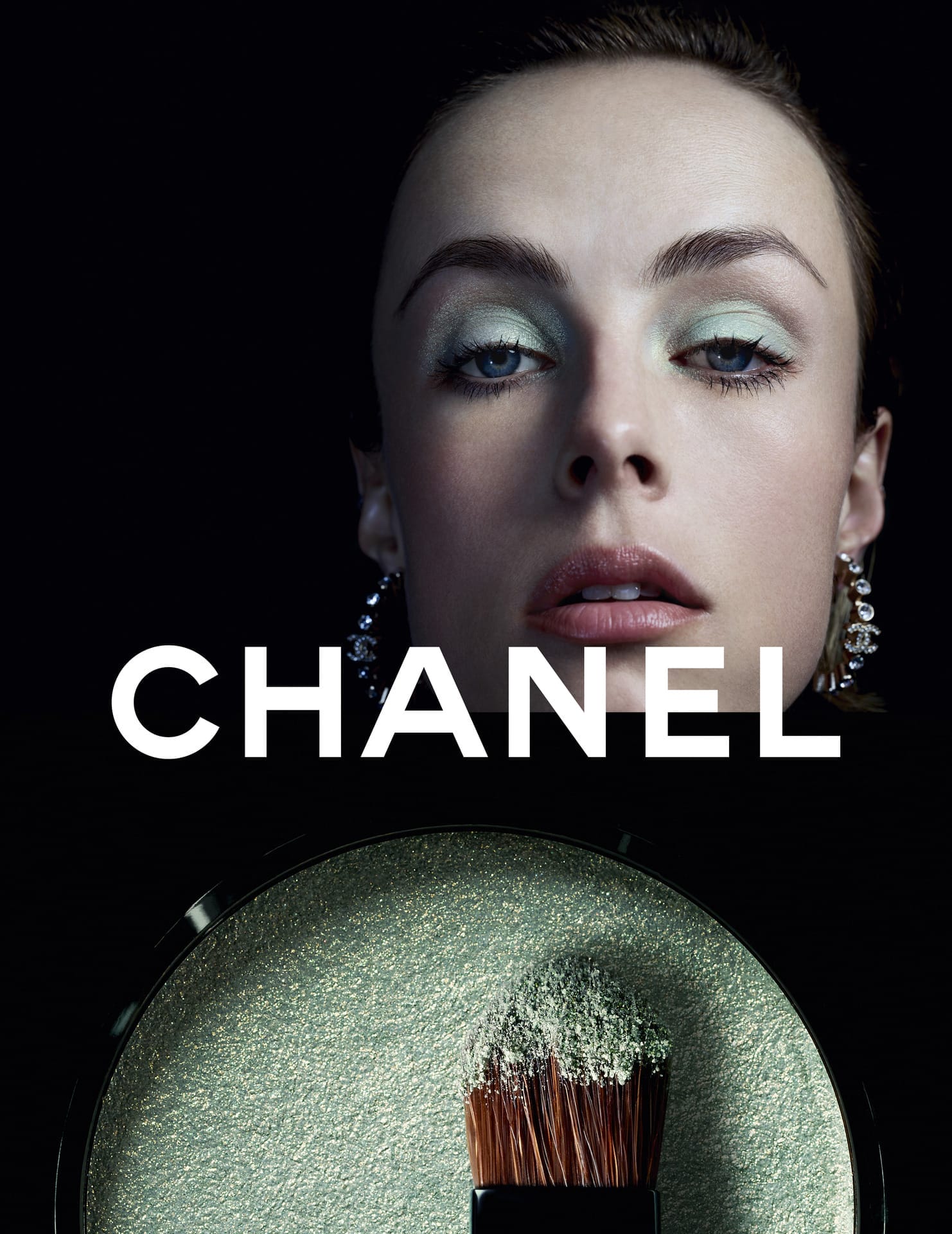 Ombre Essential eyeshadow in Jade, from Chanel Beauty.