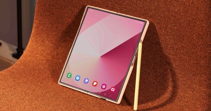 BAZAAR reviews the samsung galaxy z fold6