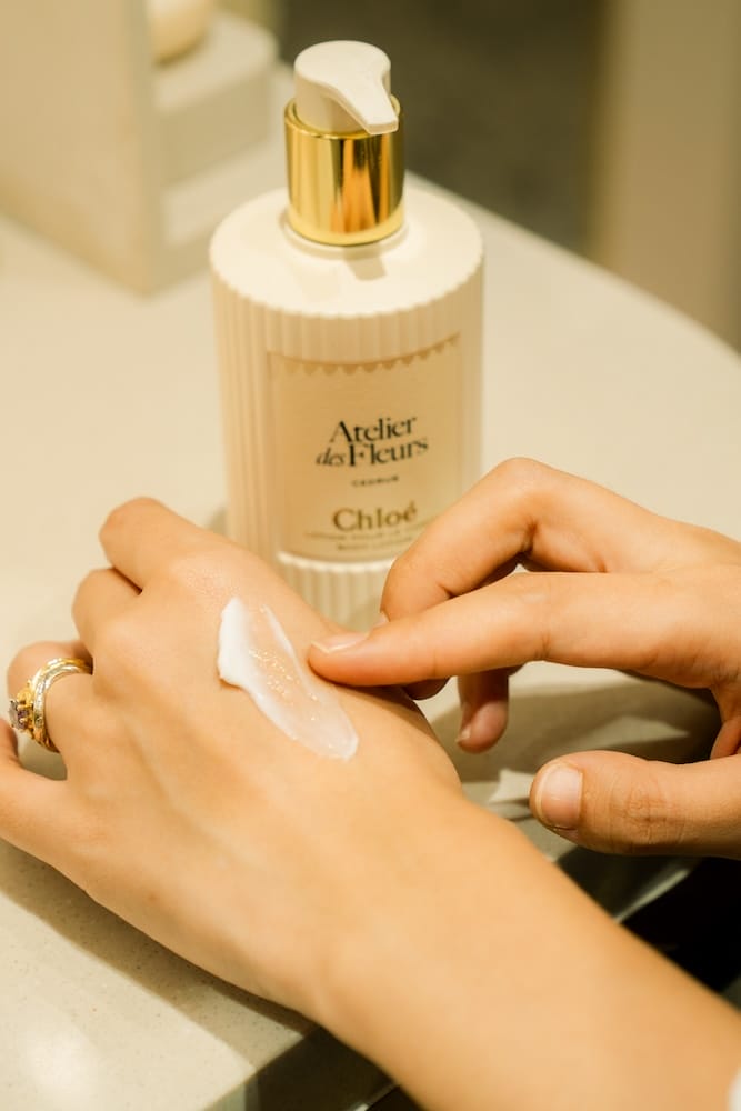 Chloe atelier des fleurs body collection