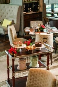 Pince, Fins & Chardonnay