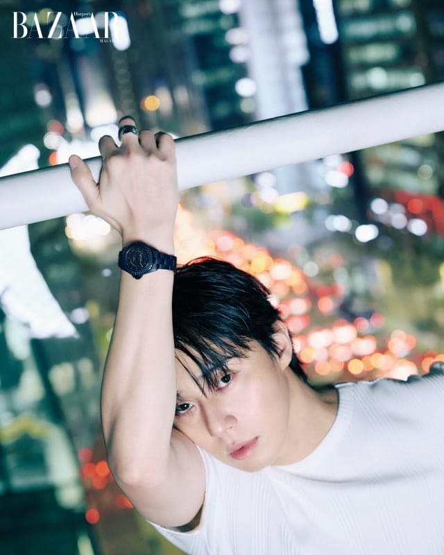 Park Seo-joon wearing the Chanel J12 Bleu watch